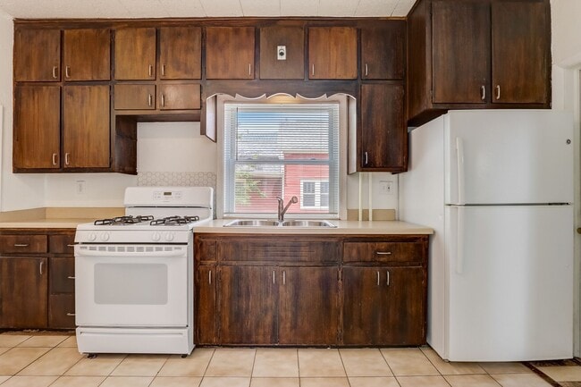 Photo - 1811 N Warren Ave Unit Lower Front