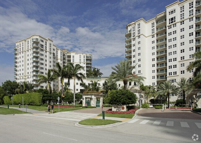 Primary Photo - Turnberry Village NO Tower