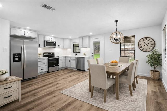 Photo - 305 E Kirby Ave