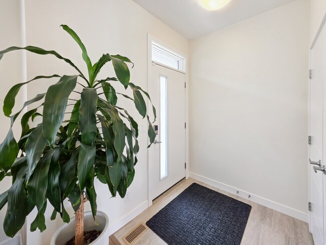 Photo - 206 Sage Meadows Gardens NW