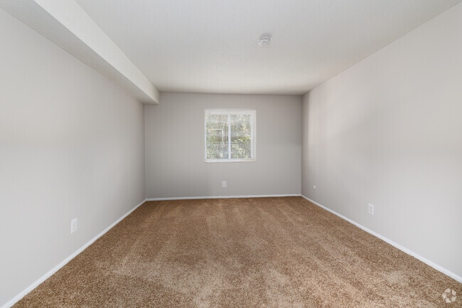 1BR, 1BA - 675SF - Bedroom