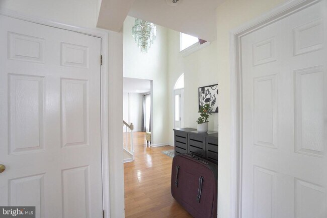 Photo - 113 N Stone Ridge Dr