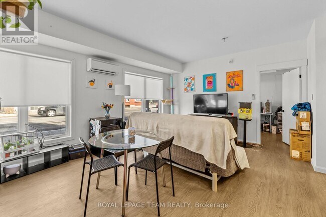 Photo - 506 Gladstone Ave Unité 100