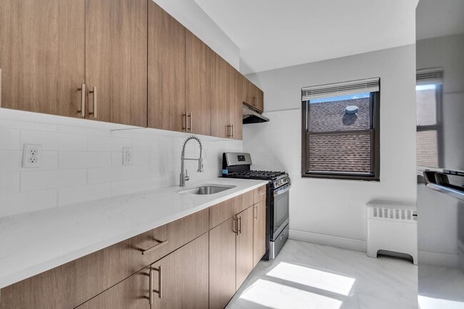 Photo - Palisades Manor Apartments – Modern Living...