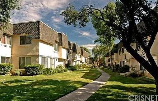 Photo - 19050 Kittridge St Townhome