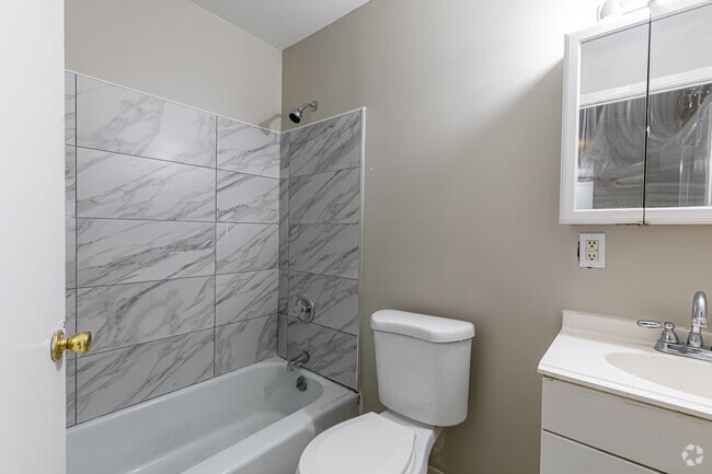 2BR, 1BA - Bedroom