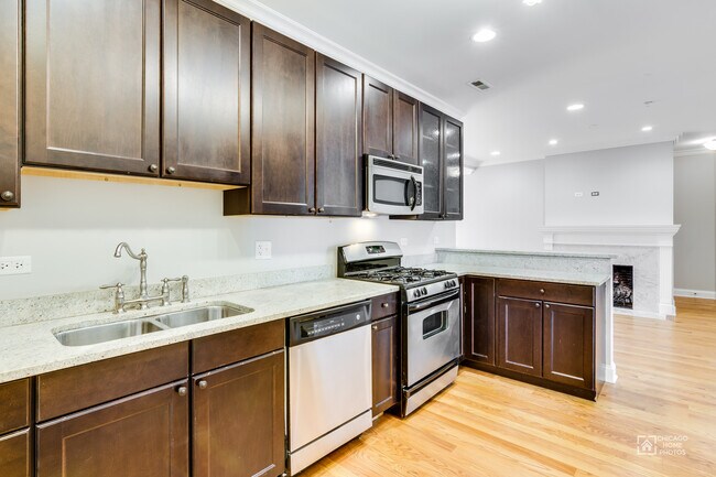 Photo - 632 Hinman