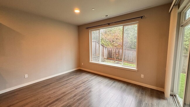 Photo - 4 bedroom 2.5 bath house in Auburn