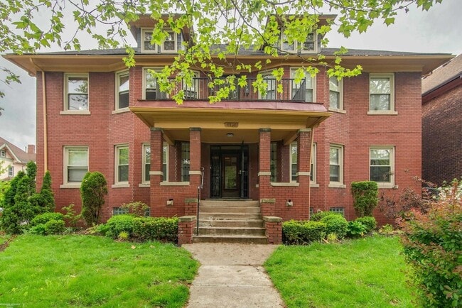 Building Photo - 4766 Commonwealth St Unit 1N