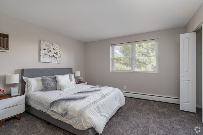 2BR, 1BA - 816SF Bedroom 1 - Valley View Apartments