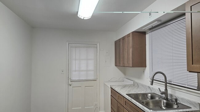 Photo - 1940 Camp Greene St Unit Camp Greene St