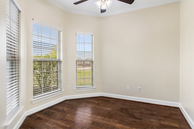 Photo - 328 Country Crossing Cir