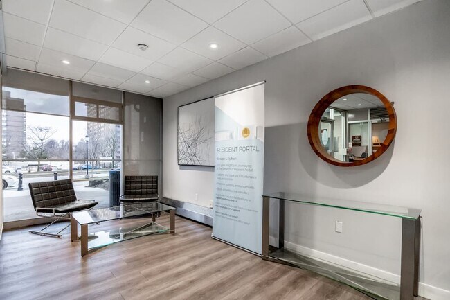 Photo - Tuxedo Court