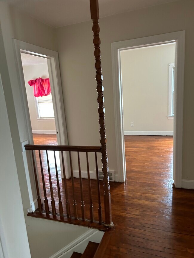 Building Photo - 8205 E Outer Dr Rental
