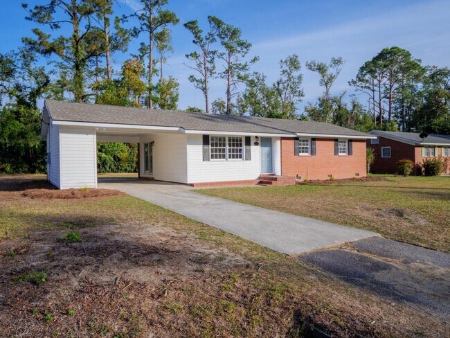 Photo - 2323 Frederick Pl