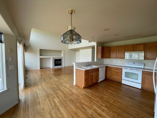 Photo - 9060 Strand Way