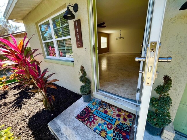 Photo - 1232 Sasoon Ave