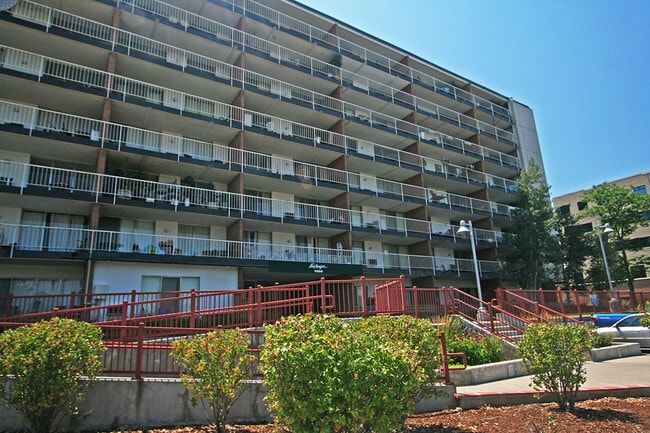 Building Photo - One Bedroom Condominium Unit 303
