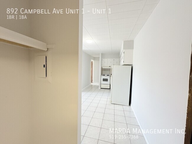 Photo - COZY 1 BED/1 BATH MAIN FLOOR -CLOSE TO U OF W + HYDRO! Unité 1