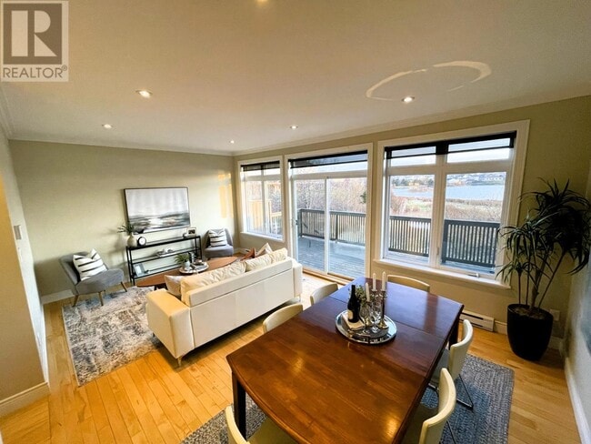 Photo - 28 Lions Cres