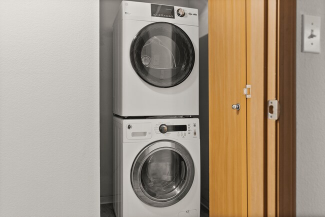 1 Bed 1 Bath - 680 Sq Ft