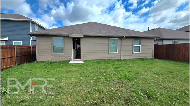 Building Photo - 233 Cal Ford Dr