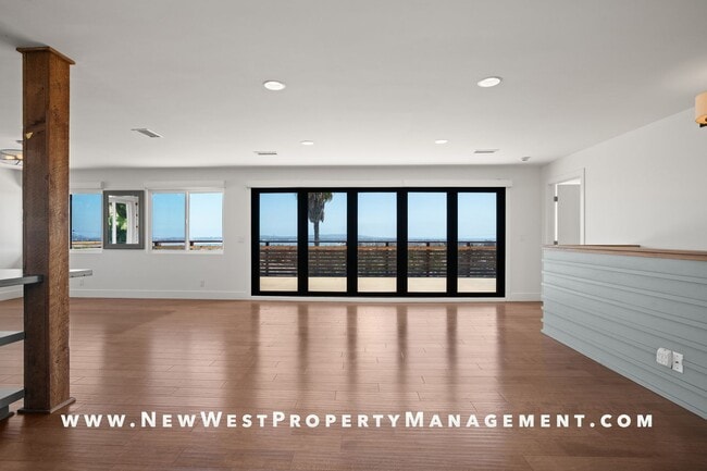 Photo - Exquisite Pacific Beach 4 bedroom located on a quiet cul-de-sac in the coveted Floral Terrace com...