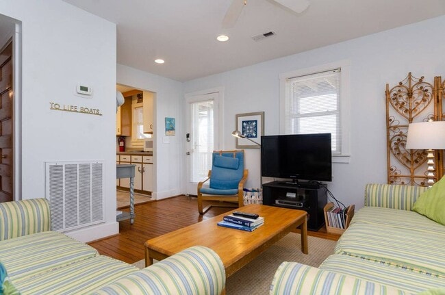 Photo - 8 Sunset Ave