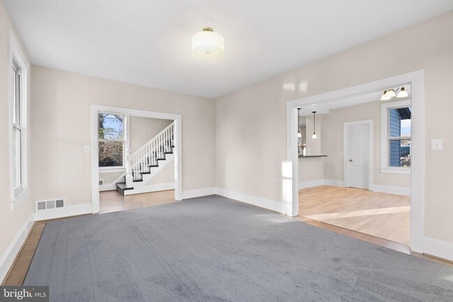 Photo - 10512 Warfield St