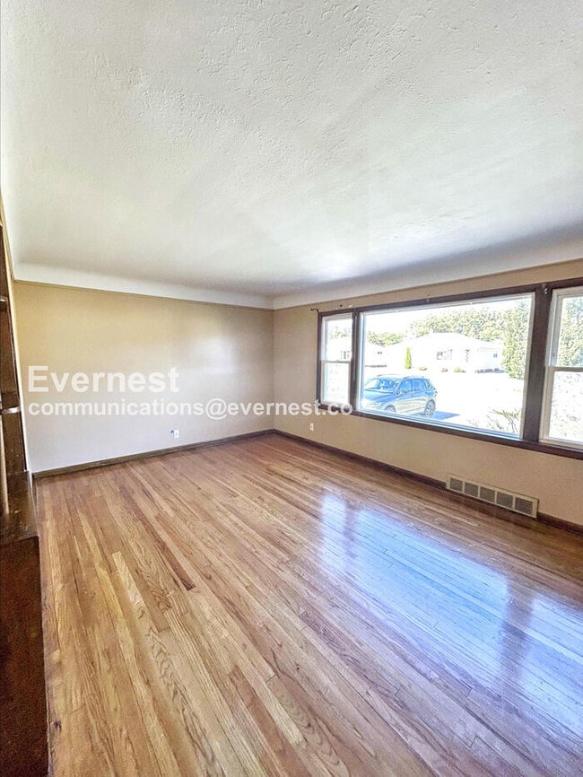 Photo - 30034 Oakdale Rd