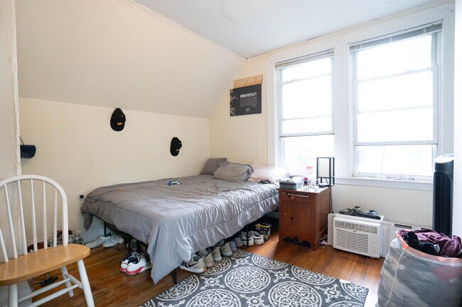 32 Gordon St Unit 3