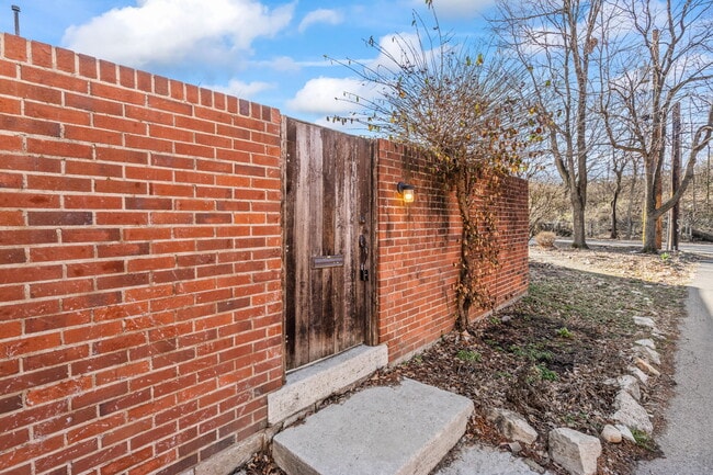 Photo - 80 Green St