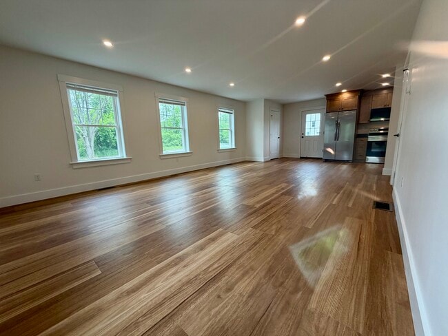 122 S Silver Ln