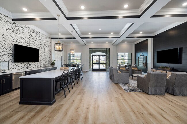 River Oaks Landing apartments — community photo