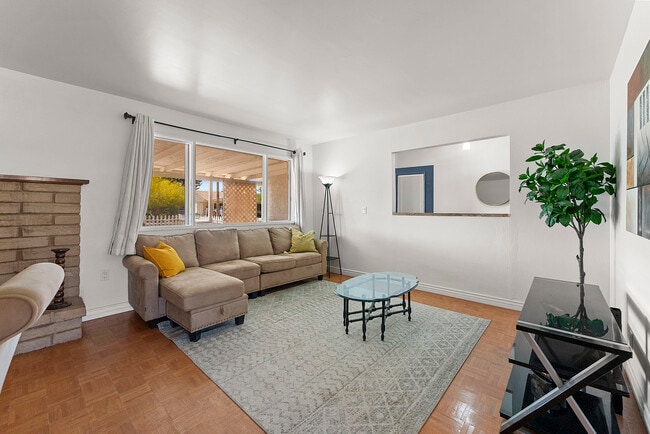 Photo - 701 N Central Dr