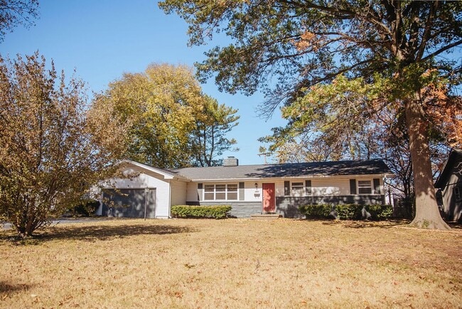 Building Photo - 4 Bed 2 Bath Home