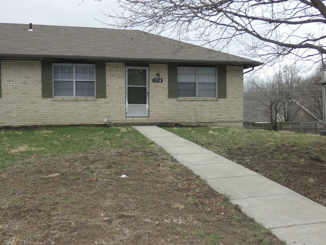 Beautiful Duplex in Gladstone, MO! - Beautiful Duplex in Gladstone, MO! House