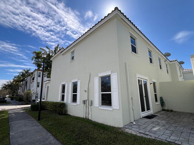 Photo - 17065 SW 93rd St