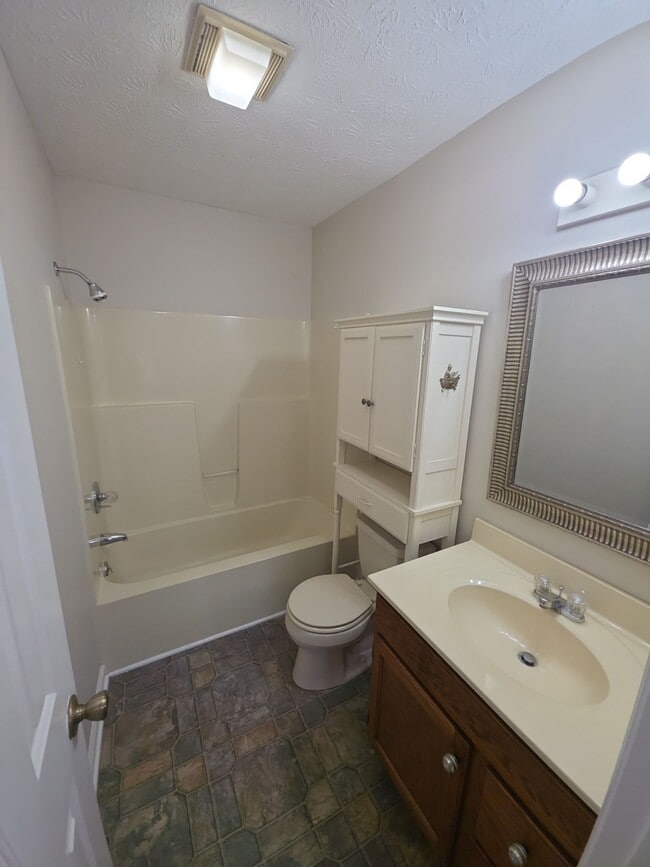 Photo - 83 Eastgate Cir Unit A