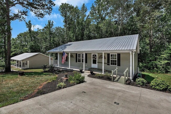 Photo - Charming 3-Bedroom Haven with 2 Full Baths...