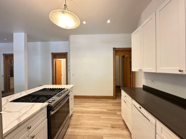 Photo - 3532 N Ashland Ave Unit J04P