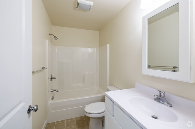 3BR, 2.5BA - 1,595SF - Second Bathroom - Nature Preserve