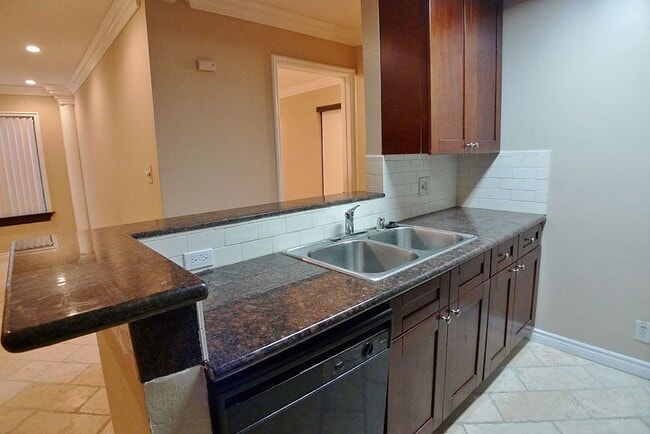 Photo - 20/20 Villa Apts