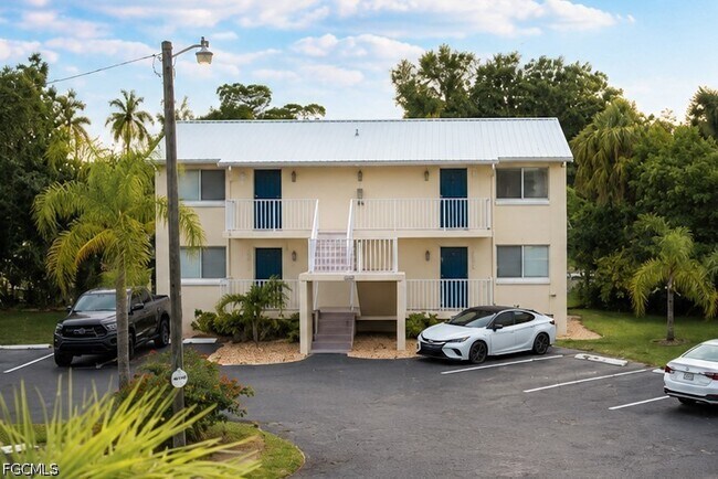 Photo - 3175 Royalston Ave Unit 105