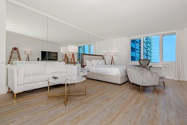 Photo - 2301 Collins Ave Unit 842