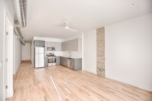 Photo - Amazing 2 Bed/2 Bath Apartment in prime Li... Unit 3F
