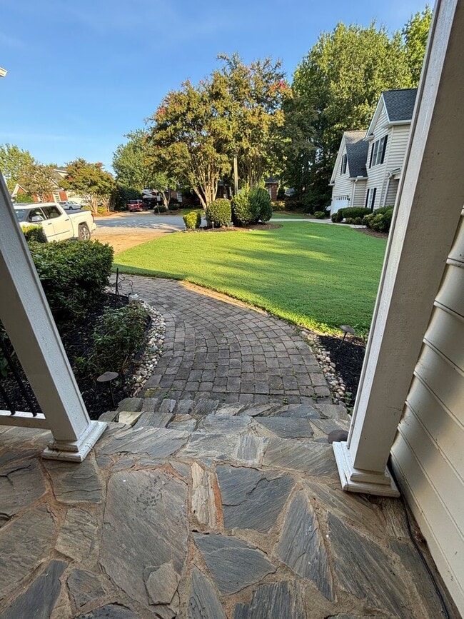 Photo - 522 Saint Helene Ct