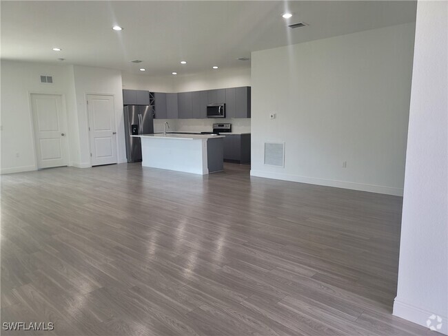 Building Photo - 5002 Gramercy Rd Rental