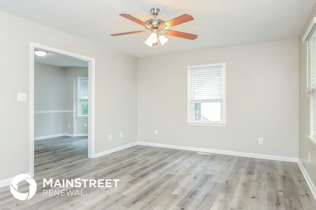 Photo - 208 Redberry Dr