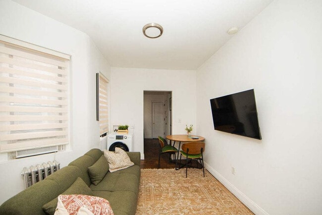 Photo - 715 E 5th St Unit SI ID1497730P